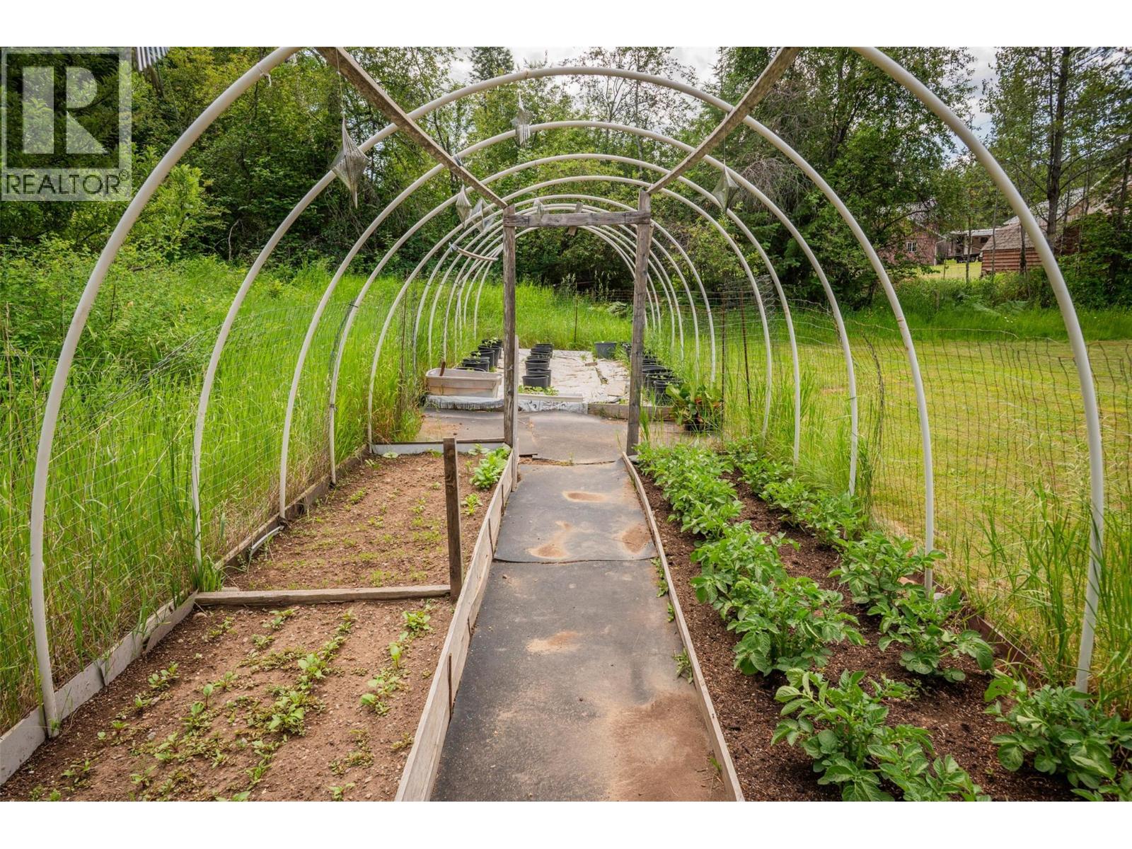 1764 Green Road, Fruitvale, British Columbia  V0G 1L0 - Photo 34 - 10366065