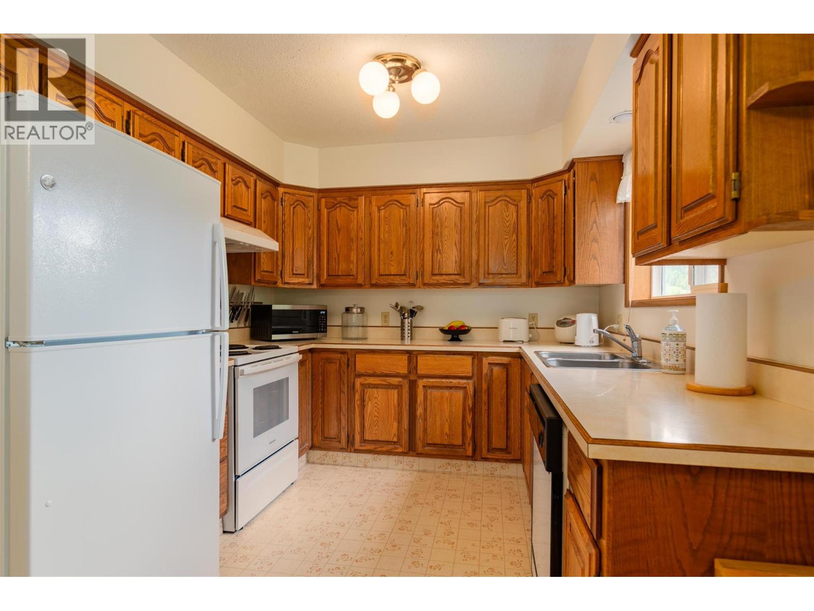 1764 Green Road, Fruitvale, British Columbia  V0G 1L0 - Photo 7 - 10366065