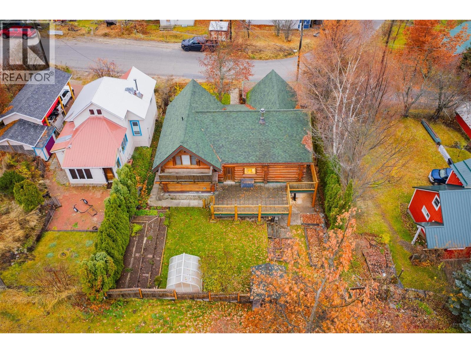 2266 Fifth Avenue, Rossland, British Columbia