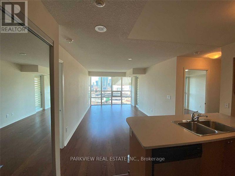 1615 - 25 Lower Simcoe Street, Toronto, Ontario  M5J 3A1 - Photo 4 - C12561008