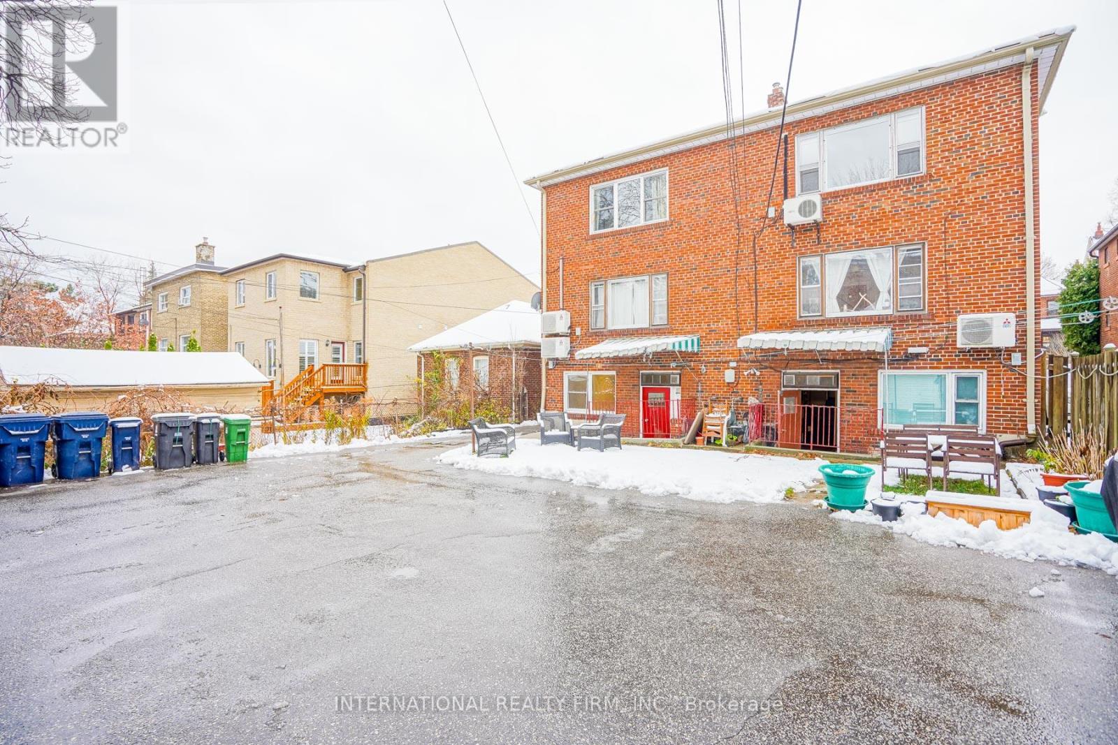 3 - 295 Indian Grove W, Toronto, Ontario  M6P 2H6 - Photo 22 - W12652424