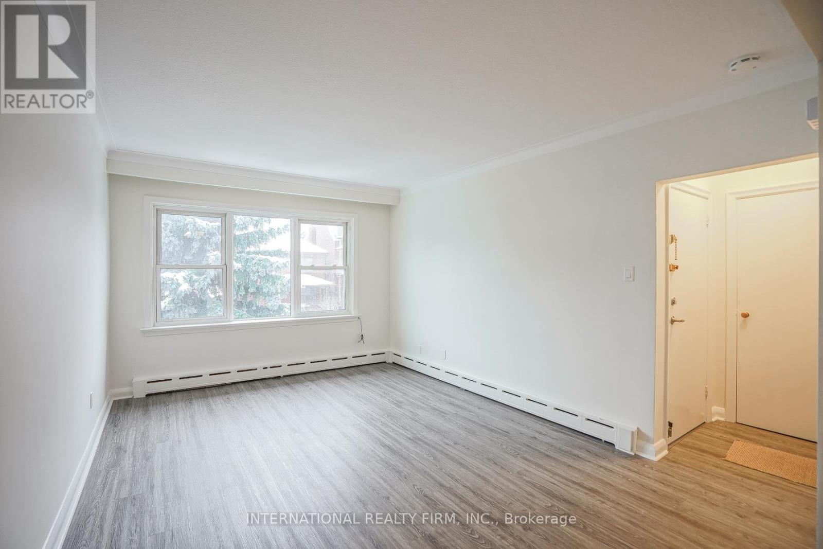 3 - 295 Indian Grove W, Toronto, Ontario  M6P 2H6 - Photo 4 - W12652424