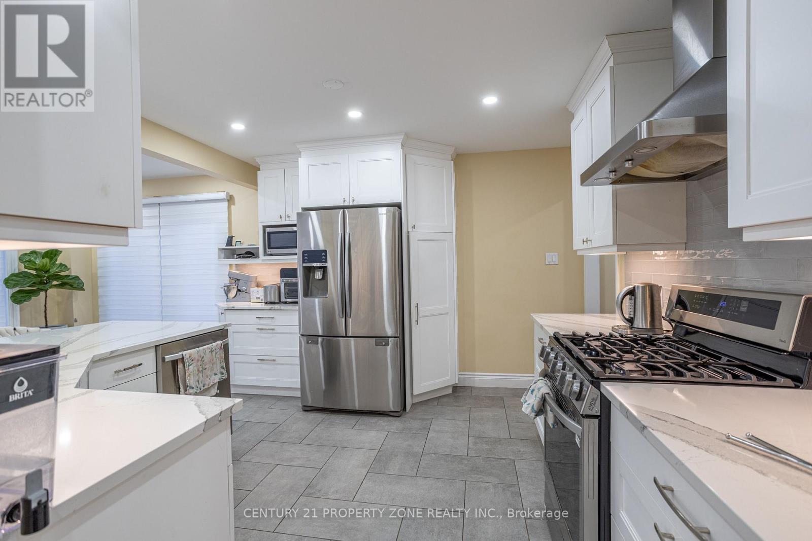 Upper - 2686 Ambercroft Trail, Mississauga, Ontario  L5M 4J9 - Photo 13 - W12652446