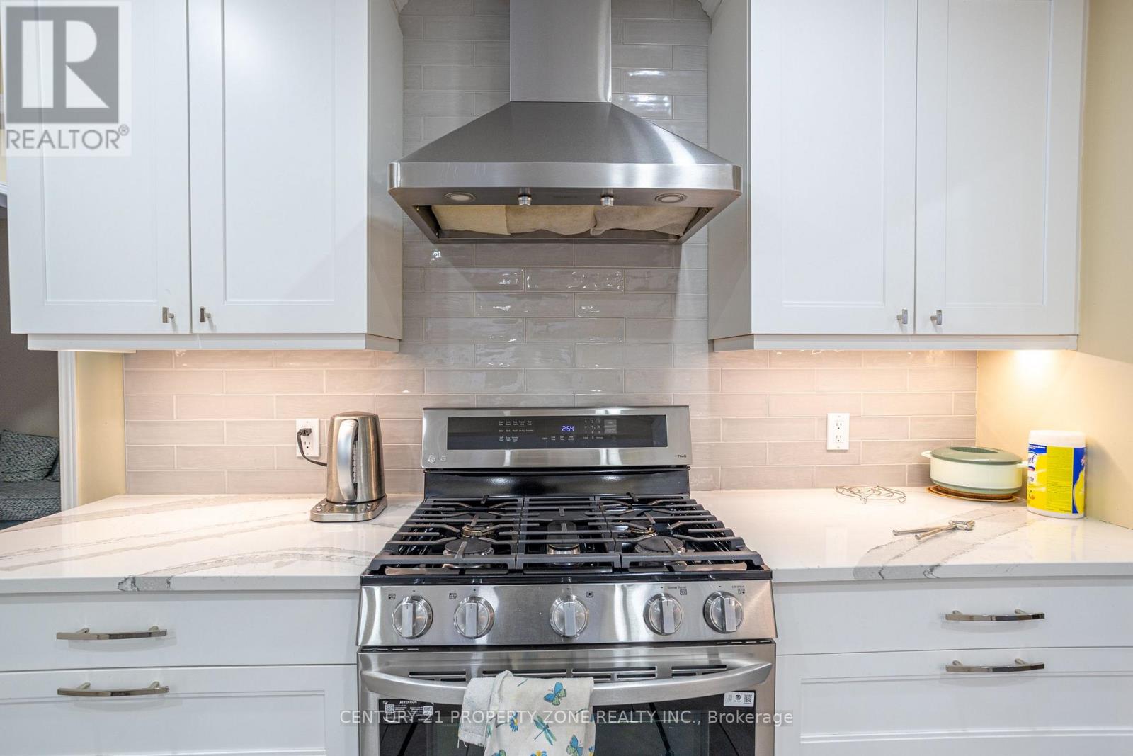 Upper - 2686 Ambercroft Trail, Mississauga, Ontario  L5M 4J9 - Photo 15 - W12652446