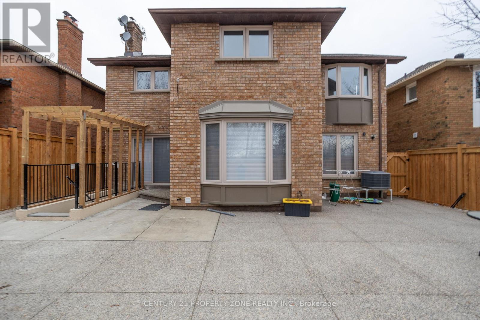 Upper - 2686 Ambercroft Trail, Mississauga, Ontario  L5M 4J9 - Photo 38 - W12652446