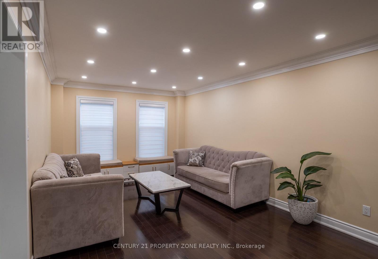 Upper - 2686 Ambercroft Trail, Mississauga, Ontario  L5M 4J9 - Photo 6 - W12652446