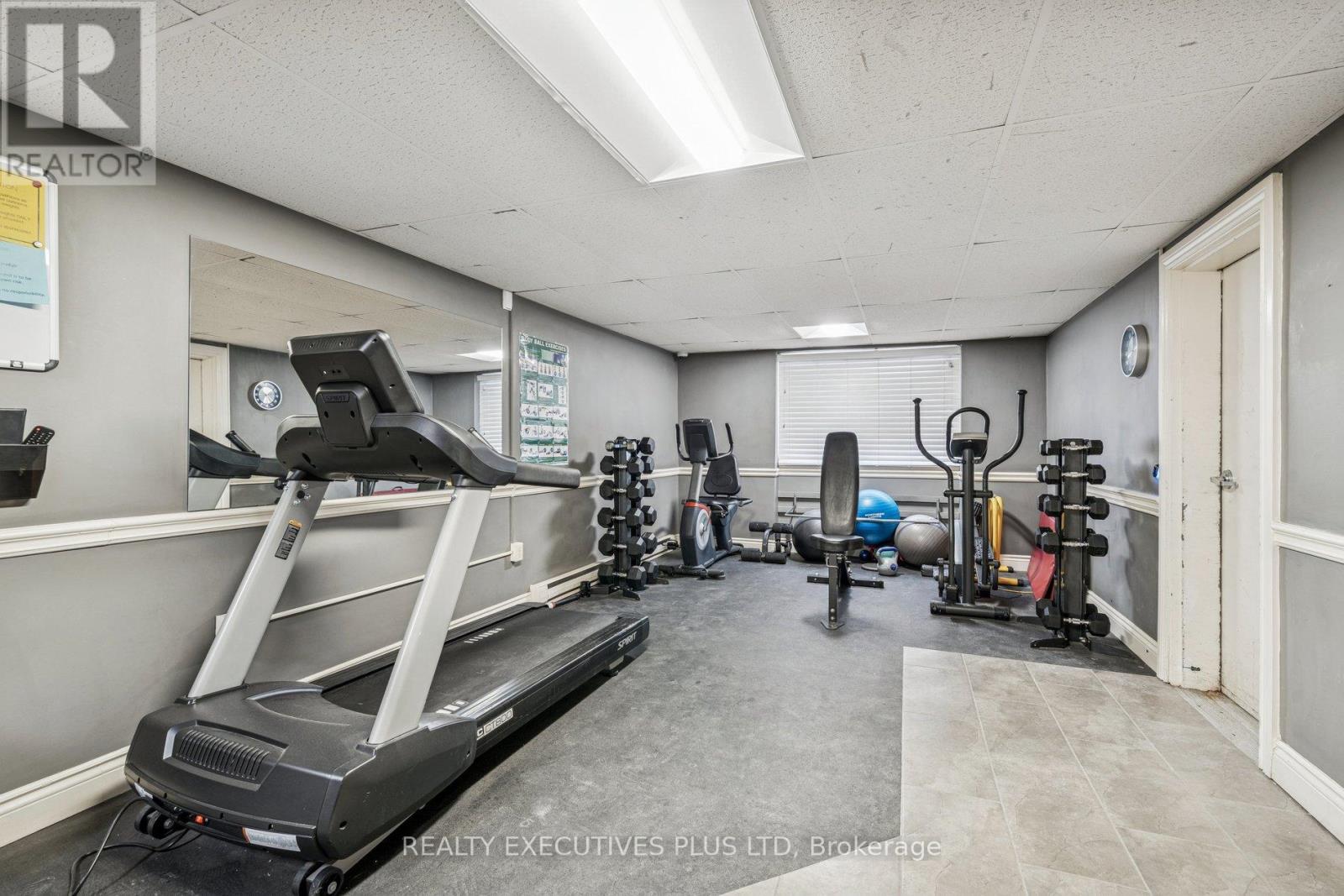 303 - 64 Benton Street, Kitchener, Ontario  N2G 4L9 - Photo 21 - X12652442