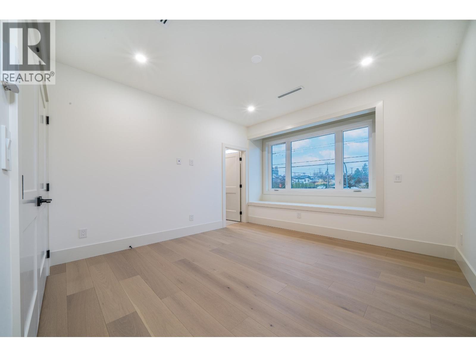 6708 Winch Street, Burnaby, British Columbia  V5B 4K2 - Photo 29 - R3075078