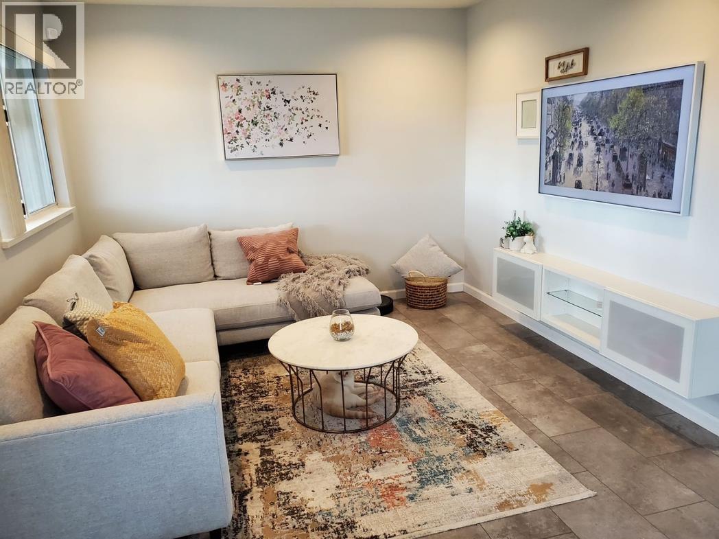 3568 Turner Street, Vancouver, British Columbia  V5K 2H9 - Photo 3 - R3075084