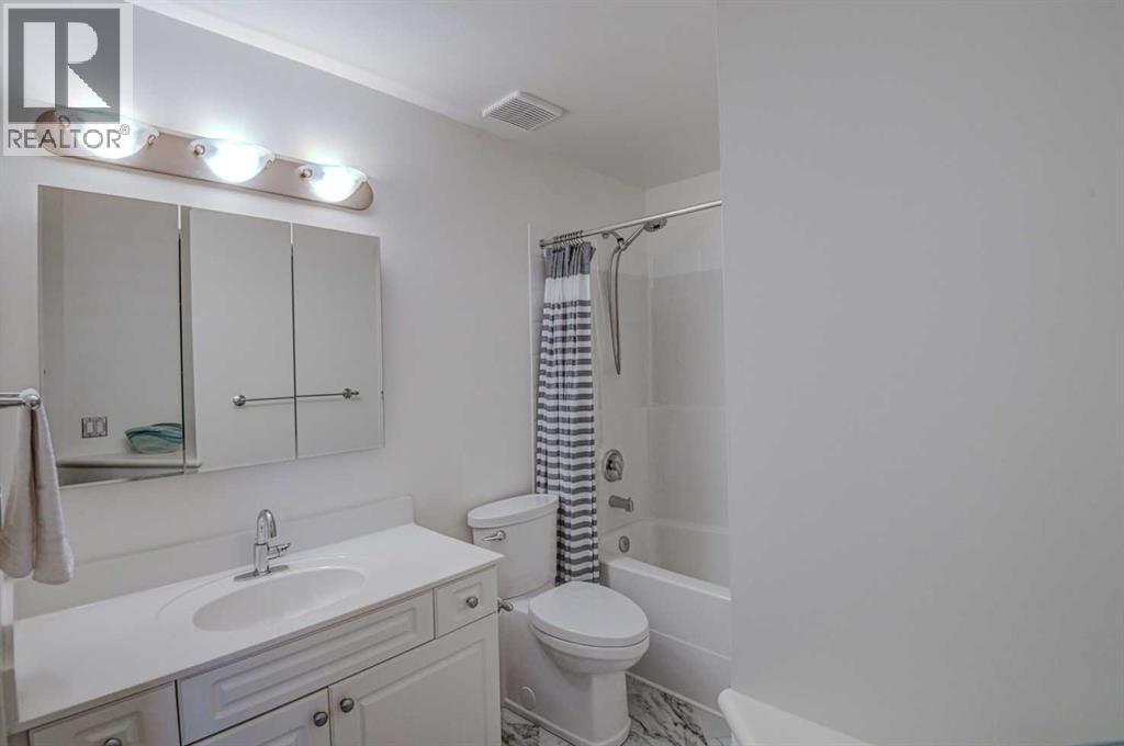 96 Hampstead Green Nw, Calgary, Alberta  T3A 6H2 - Photo 19 - A2272960