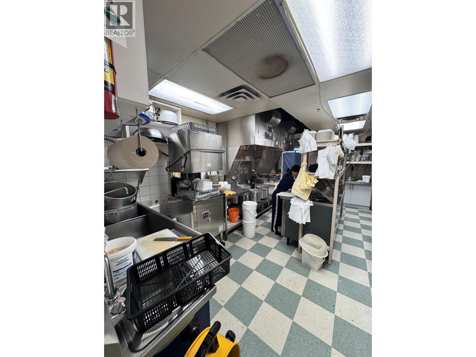 3236 W Broadway, Vancouver, British Columbia  V6K 2H4 - Photo 8 - C8074647