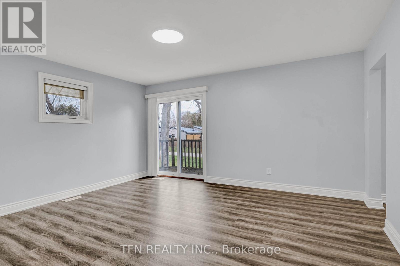 986 Robinson Street, Innisfil, Ontario  L0L 1C0 - Photo 19 - N12652468