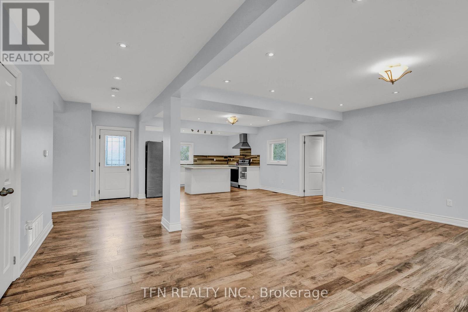 986 Robinson Street, Innisfil, Ontario  L0L 1C0 - Photo 7 - N12652468