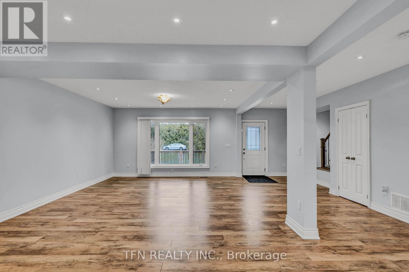 986 Robinson Street, Innisfil, Ontario  L0L 1C0 - Photo 9 - N12652468