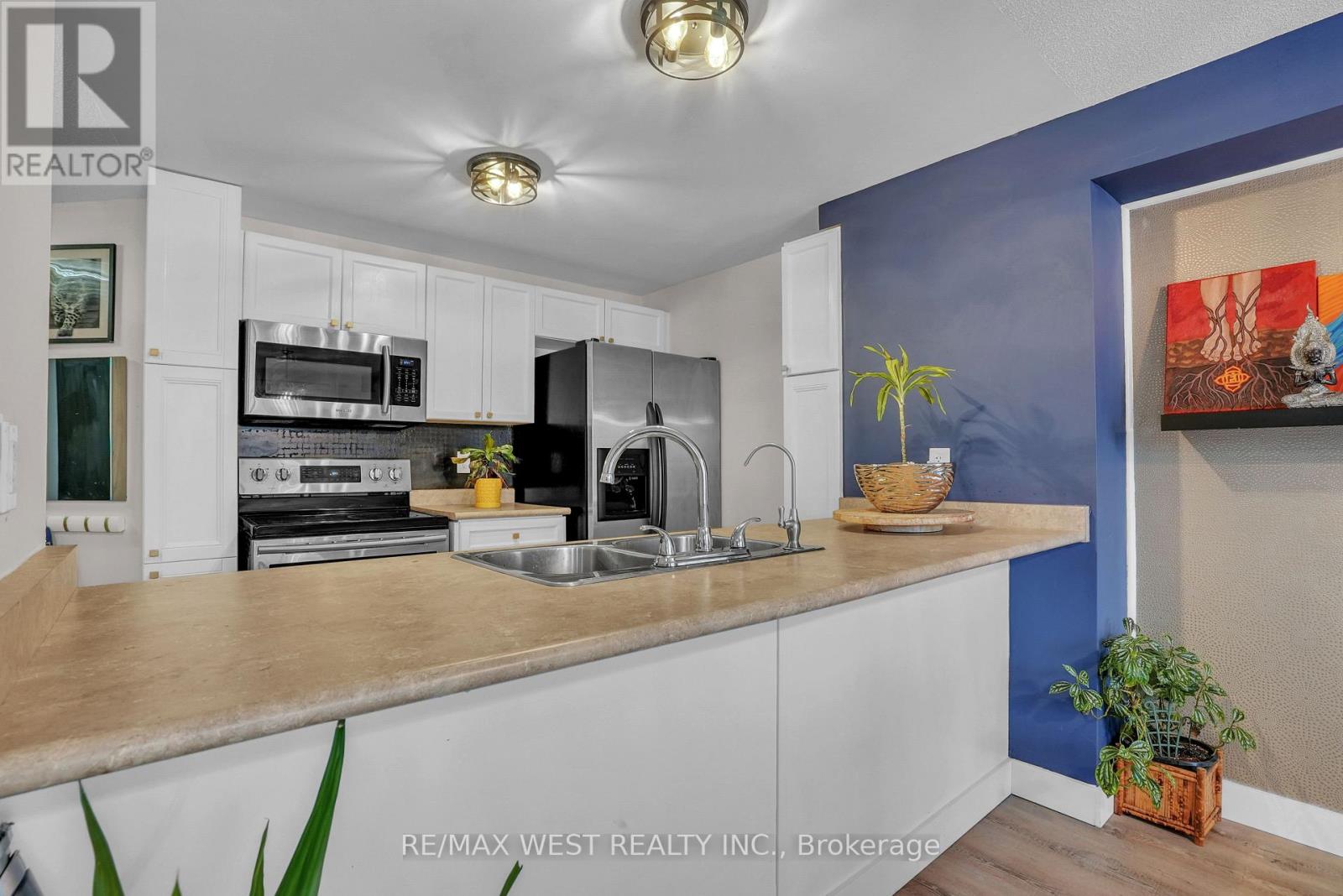 2021 Swan Street, Innisfil, Ontario  L9S 0B5 - Photo 4 - N12652470