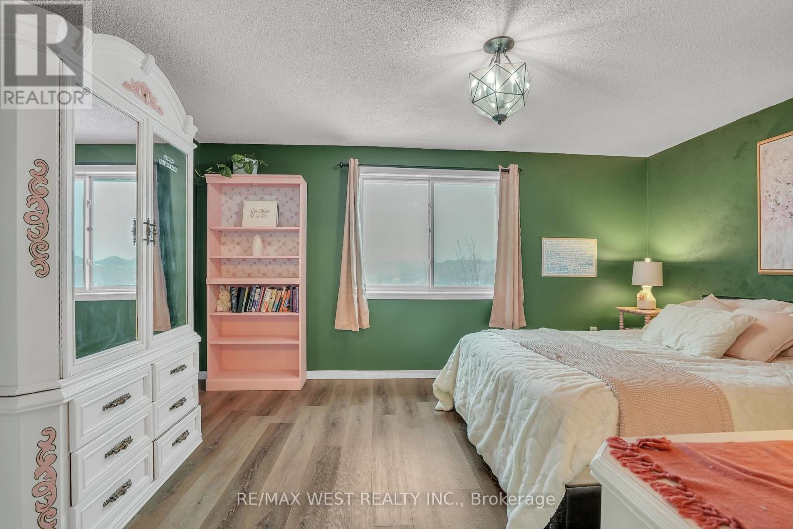 2021 Swan Street, Innisfil, Ontario  L9S 0B5 - Photo 5 - N12652470