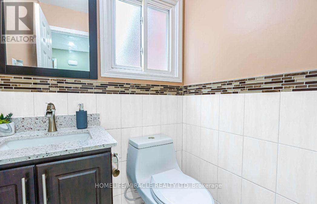 72 Norma Crescent, Brampton, Ontario  L6S 4H2 - Photo 10 - W12652456