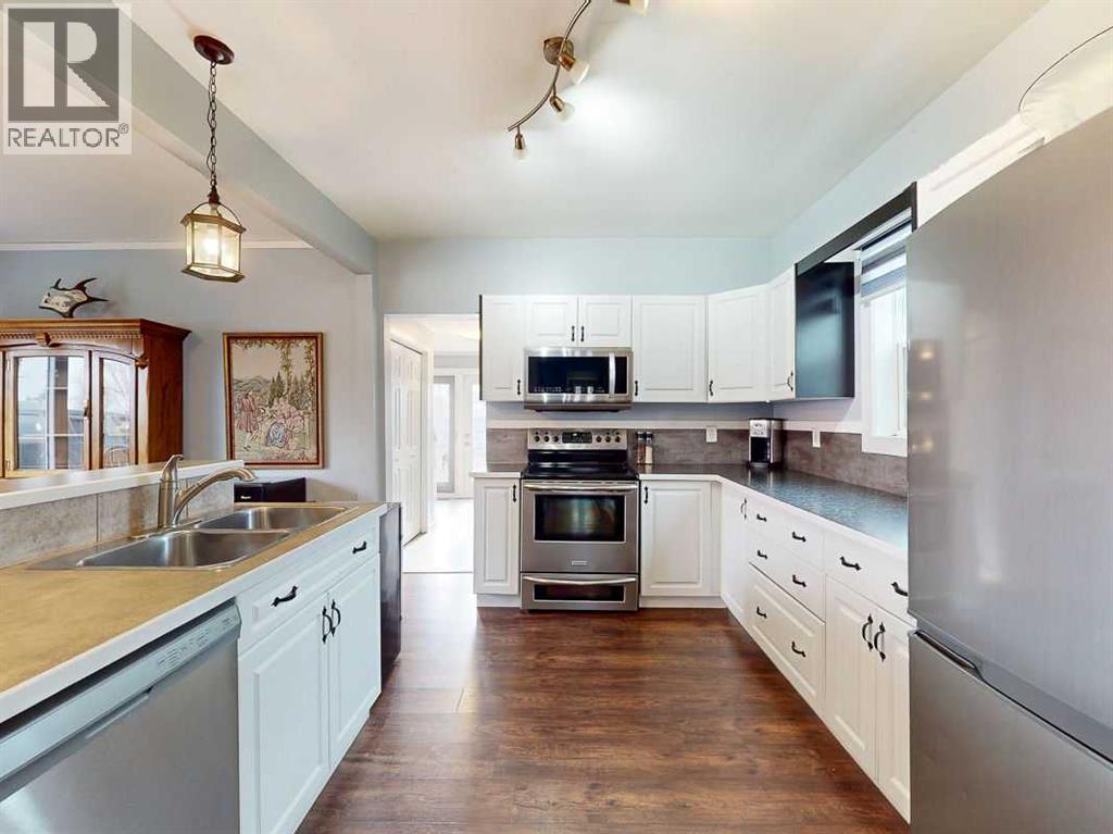 332 Grey Street, Granum, Alberta  T0L 1A0 - Photo 4 - A2268290