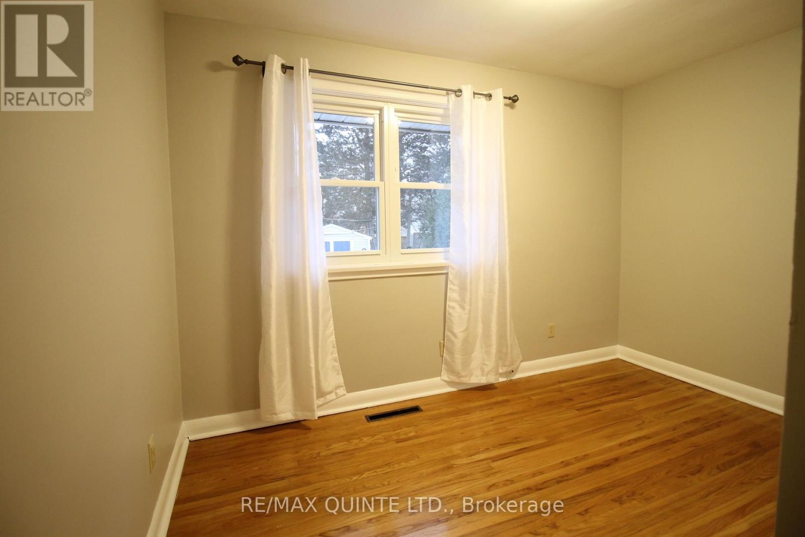 68 Elizabeth Crescent, Belleville, Ontario  K8N 1K5 - Photo 5 - X12474519