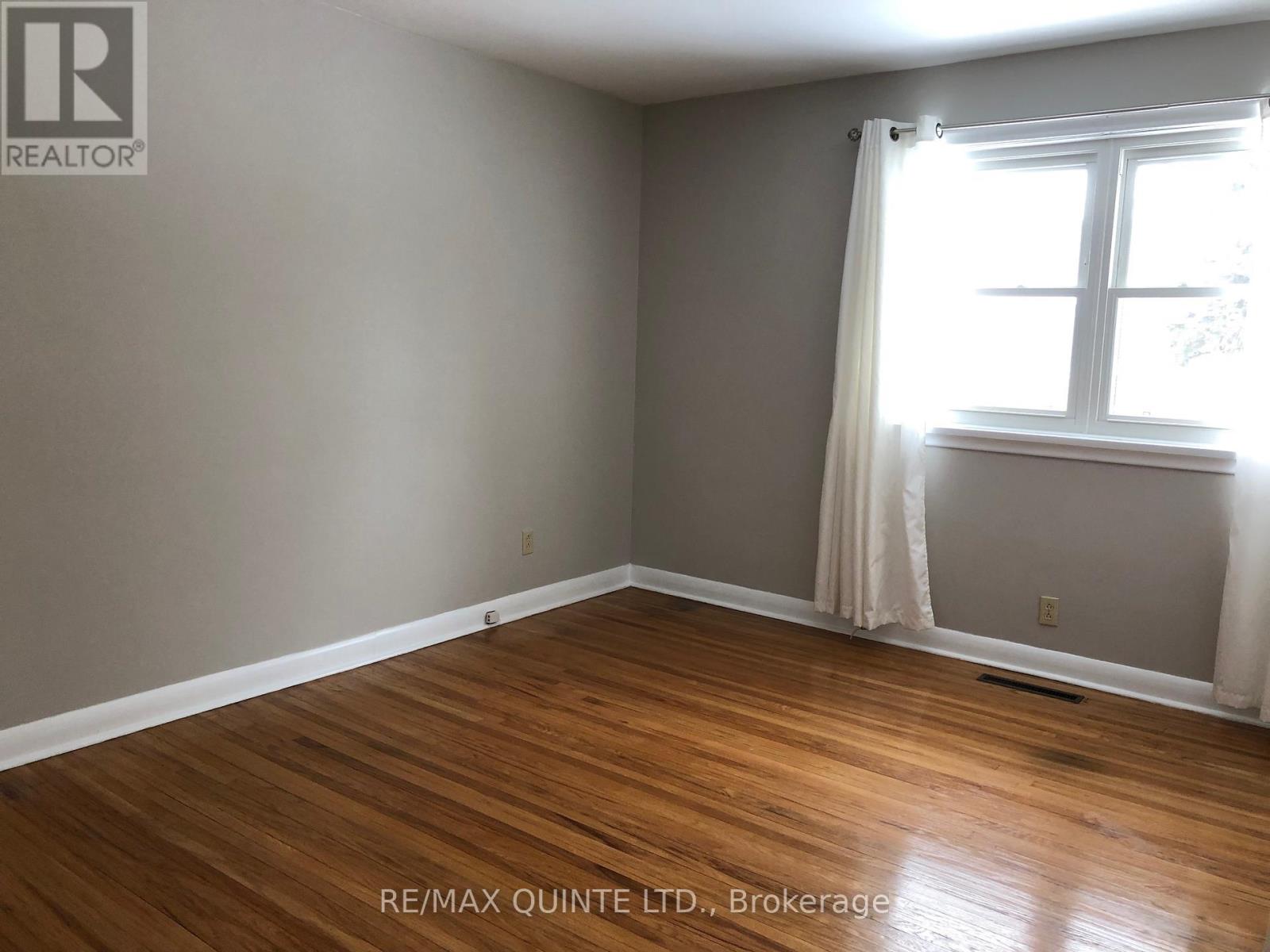 68 Elizabeth Crescent, Belleville, Ontario  K8N 1K5 - Photo 6 - X12474519