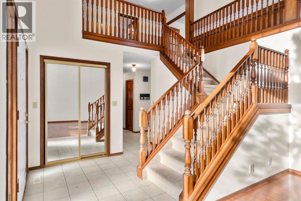 40 Edforth Road Nw, Calgary, Alberta  T3A 3V7 - Photo 4 - A2276272