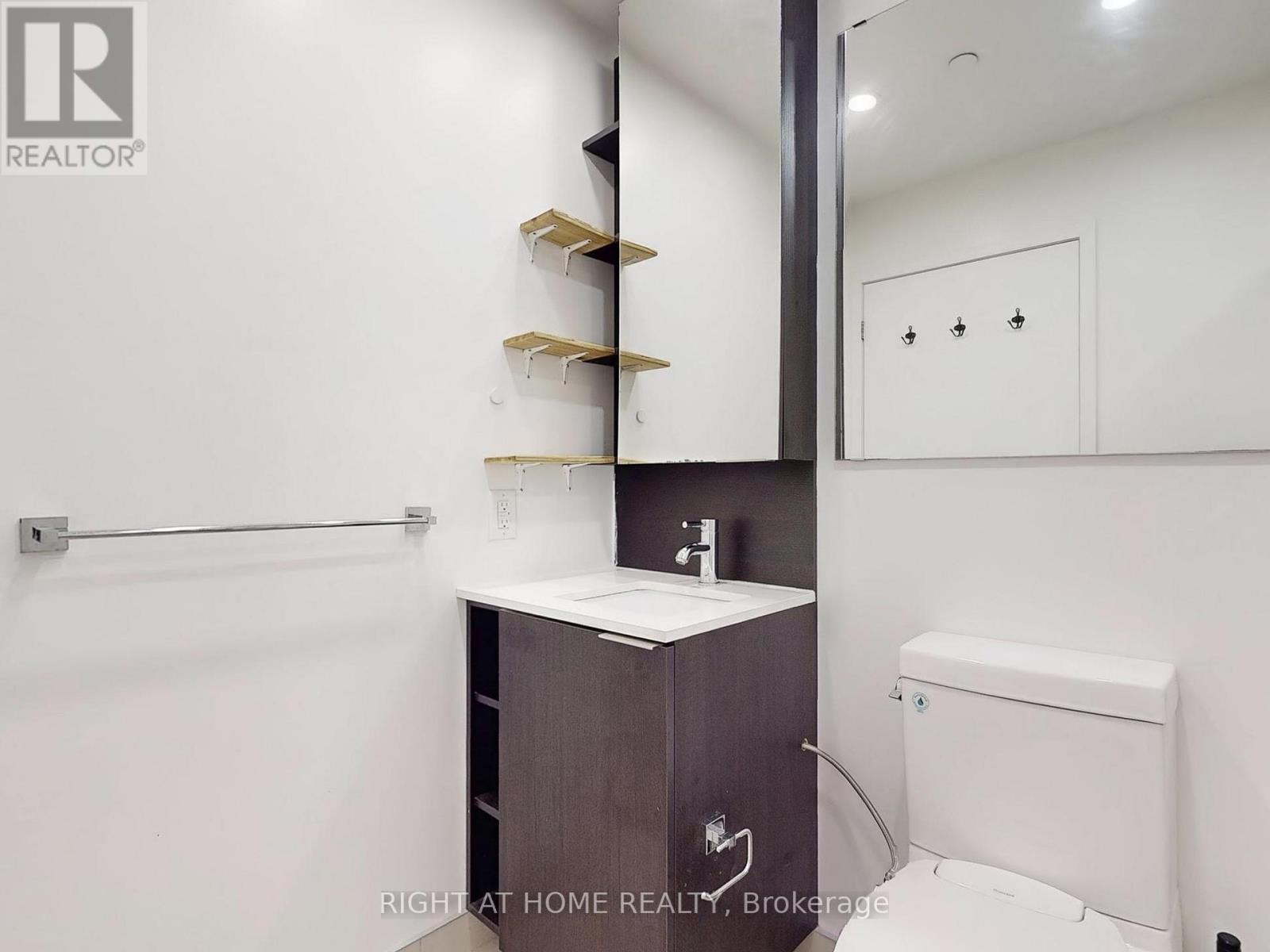 1407 - 55 Regent Park Boulevard, Toronto, Ontario  M5A 0C2 - Photo 9 - C12652476