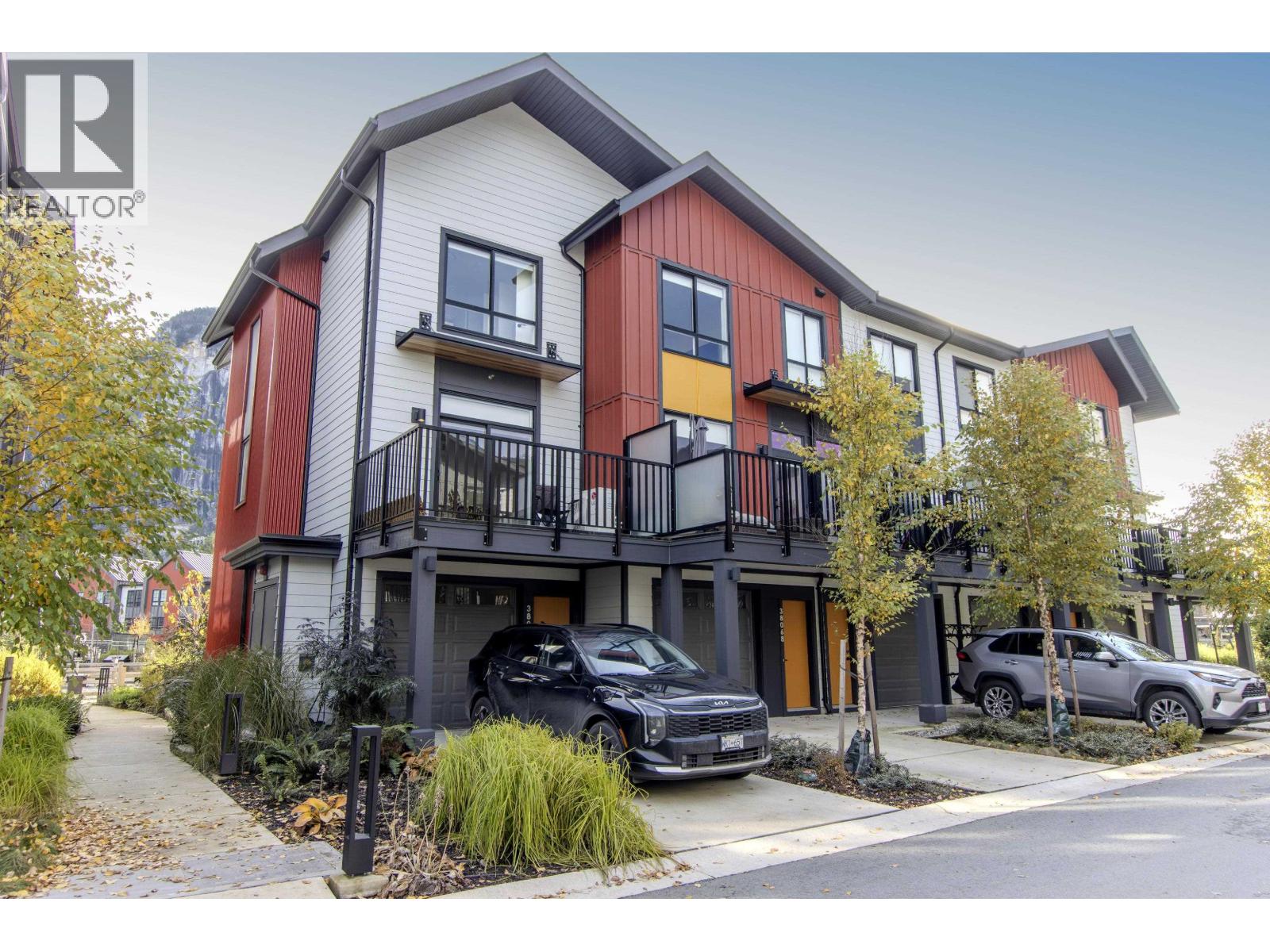38070 HELM WAY, Squamish, British Columbia
