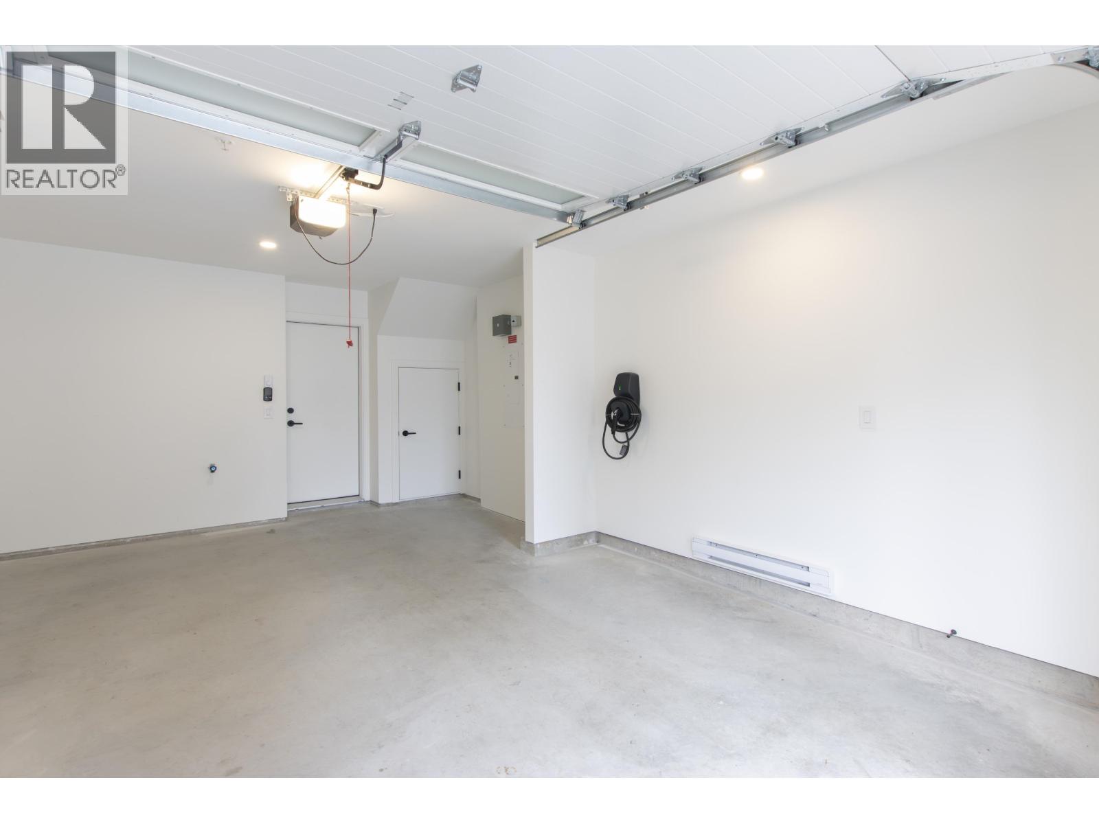 38070 Helm Way, Squamish, British Columbia  V8B 1E6 - Photo 27 - R3075088