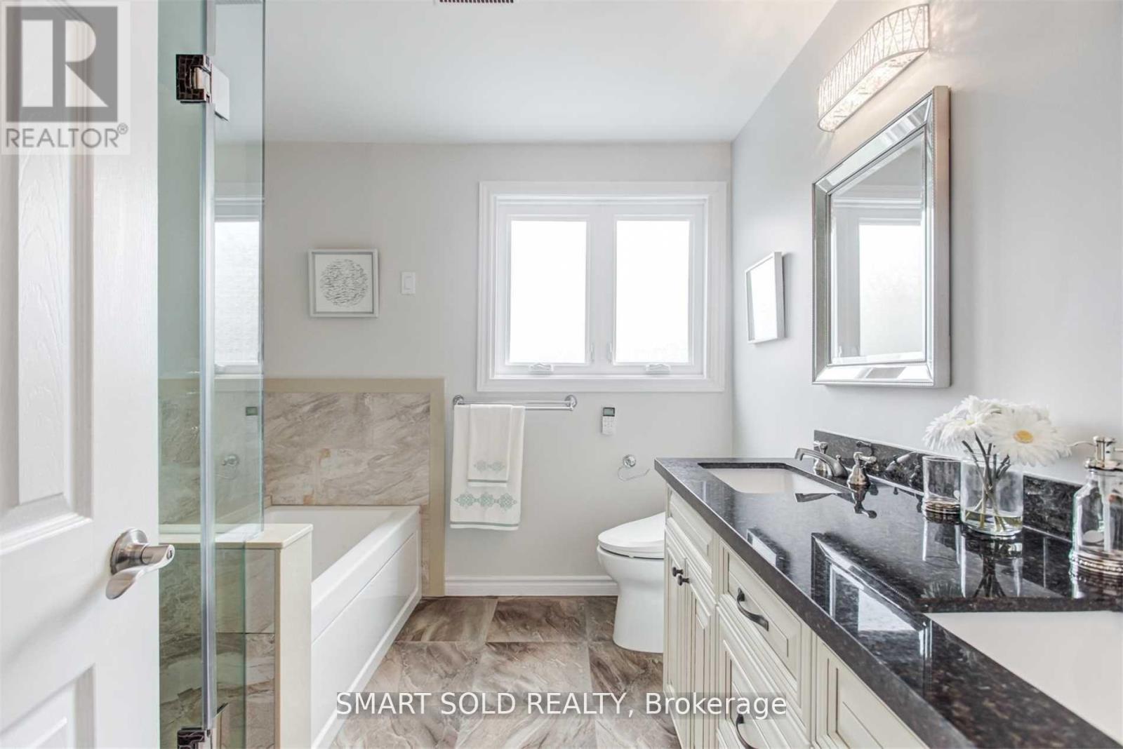 45 Abbeywood Trail, Toronto, Ontario  M3B 3B4 - Photo 26 - C12652520