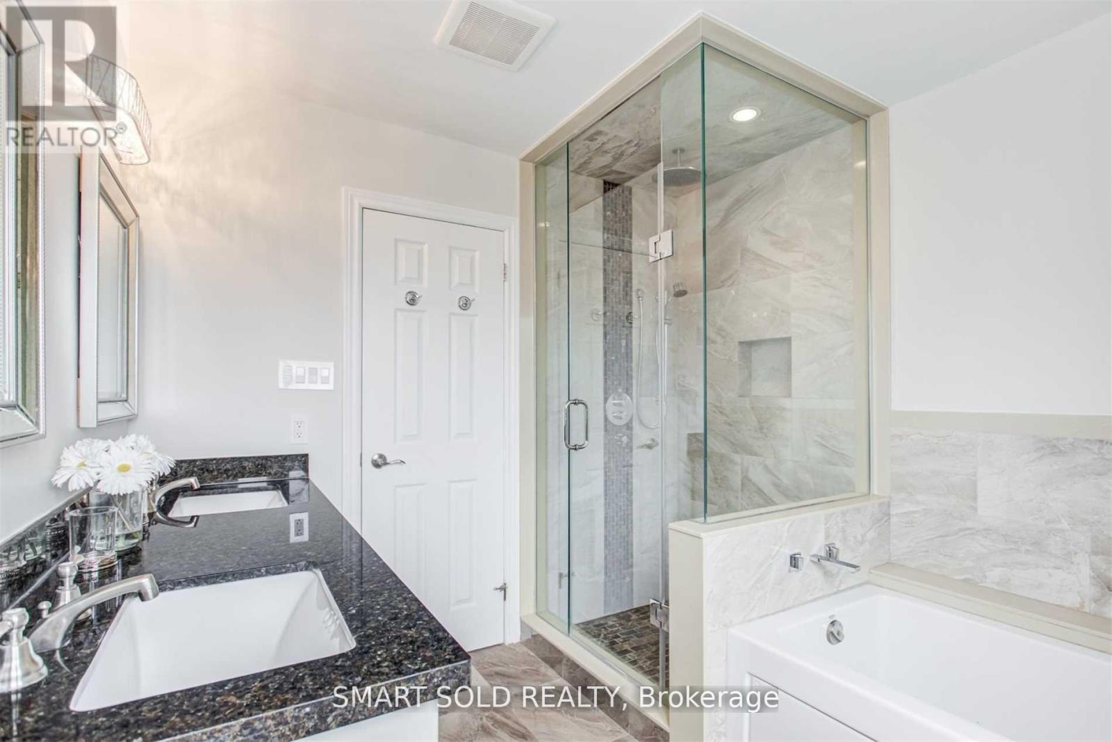 45 Abbeywood Trail, Toronto, Ontario  M3B 3B4 - Photo 27 - C12652520