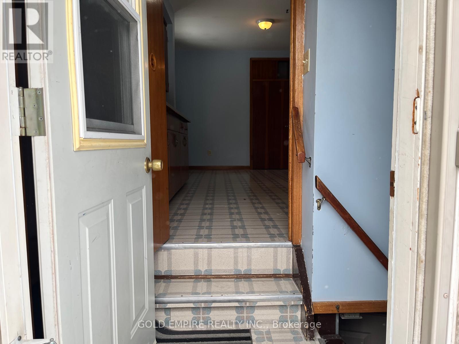 19 St Joseph Street, St. Thomas, Ontario  N5R 1S8 - Photo 2 - X12652512