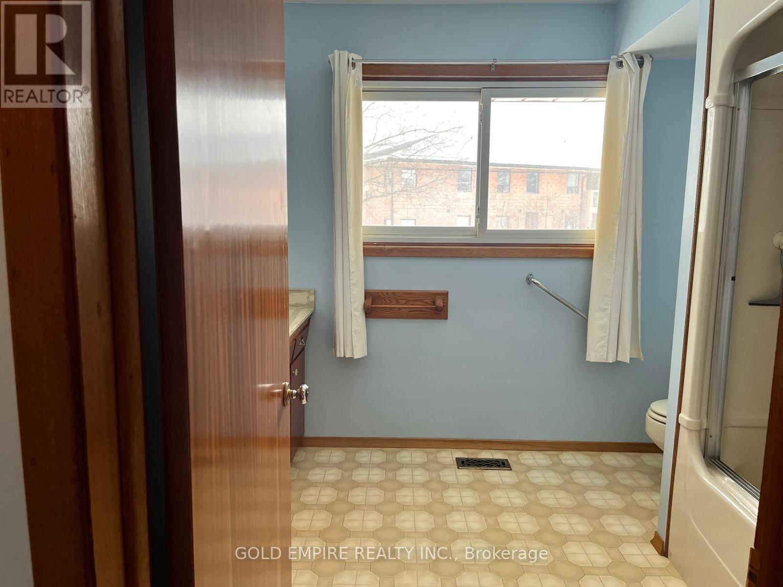 19 St Joseph Street, St. Thomas, Ontario  N5R 1S8 - Photo 25 - X12652512