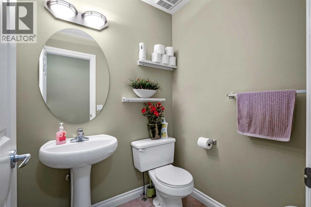 26 Simcrest Manor Sw, Calgary, Alberta  T3H 4K1 - Photo 20 - A2272875