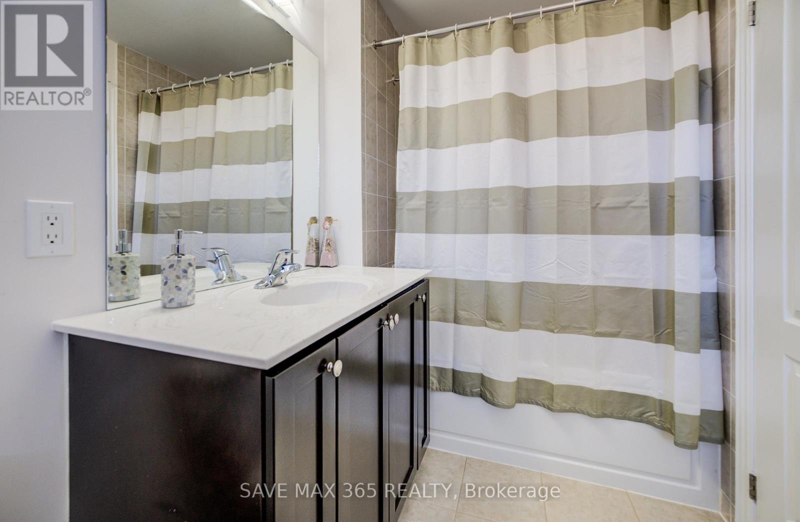 1223 Owls Head Road, Mississauga, Ontario  L5E 0A6 - Photo 38 - W12652558