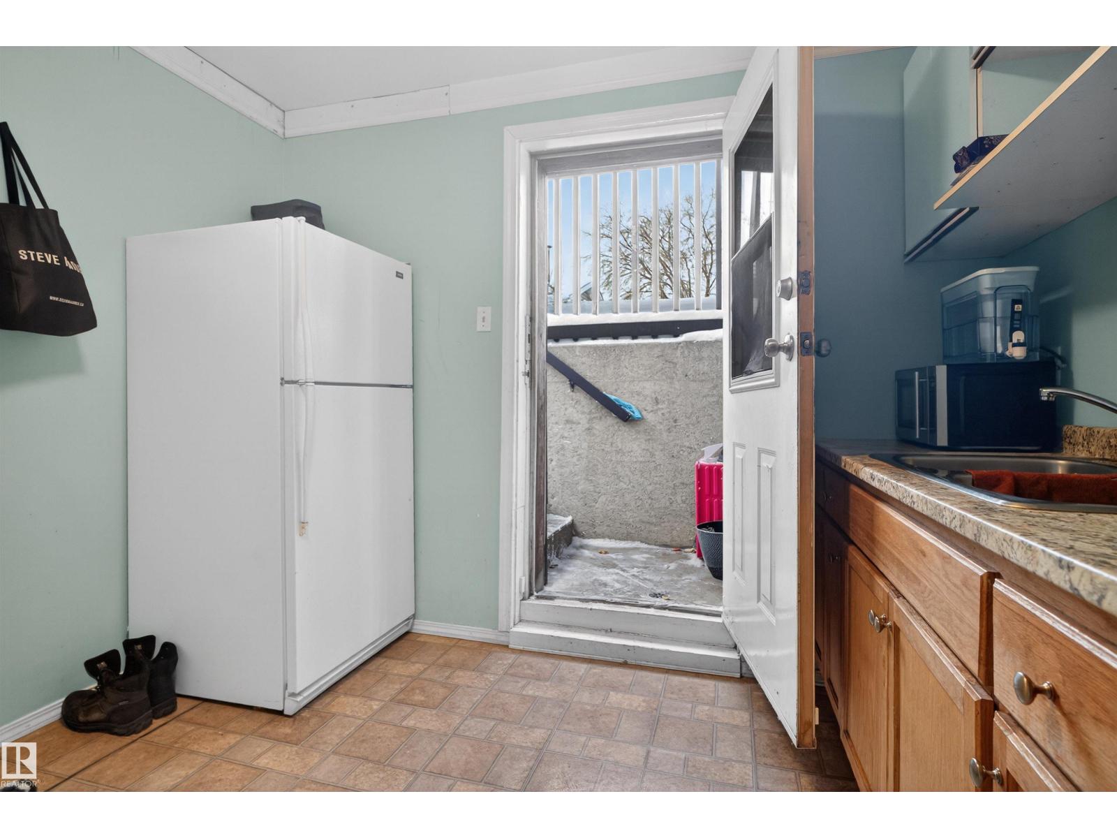 1732 61 St Nw, Edmonton, Alberta  T6L 1N2 - Photo 23 - E4468654