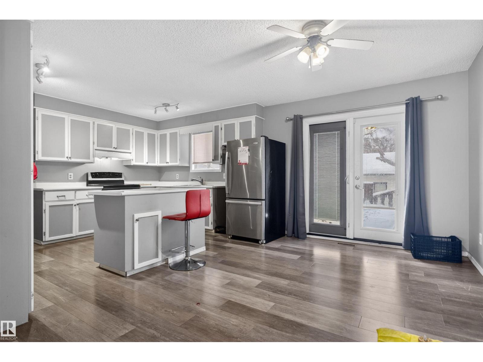 1732 61 St Nw, Edmonton, Alberta  T6L 1N2 - Photo 5 - E4468654