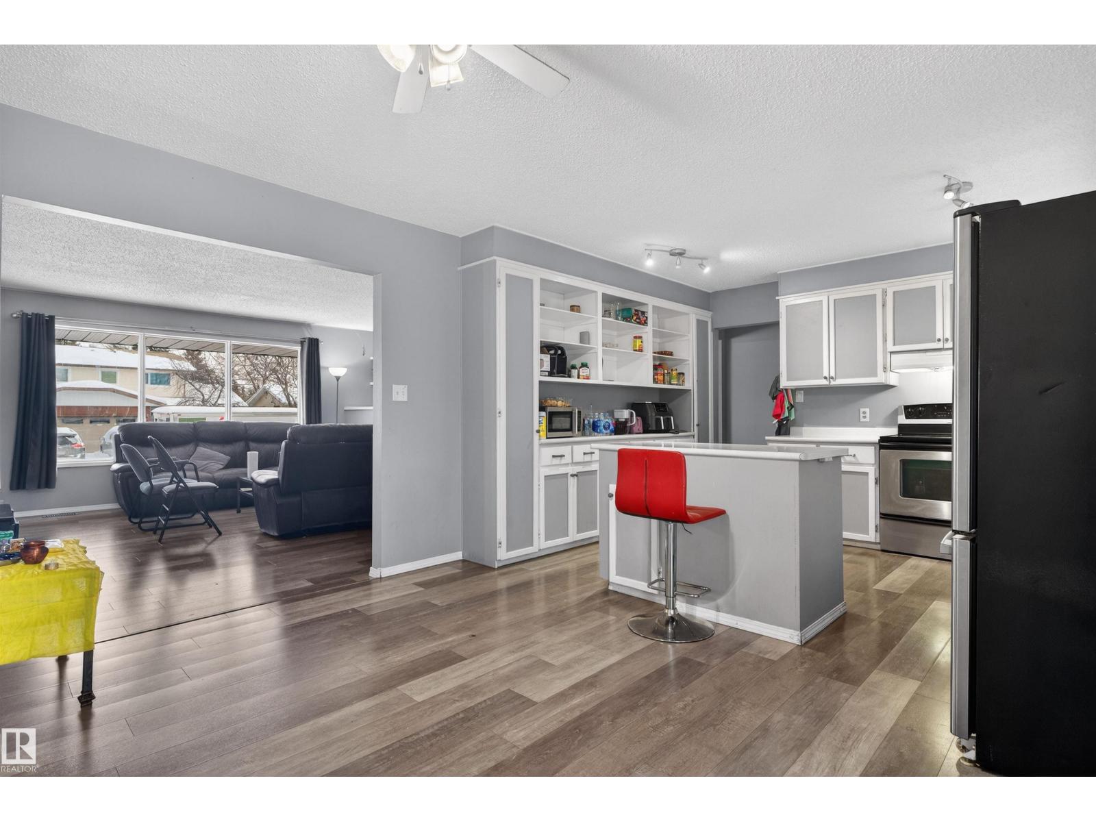 1732 61 St Nw, Edmonton, Alberta  T6L 1N2 - Photo 8 - E4468654