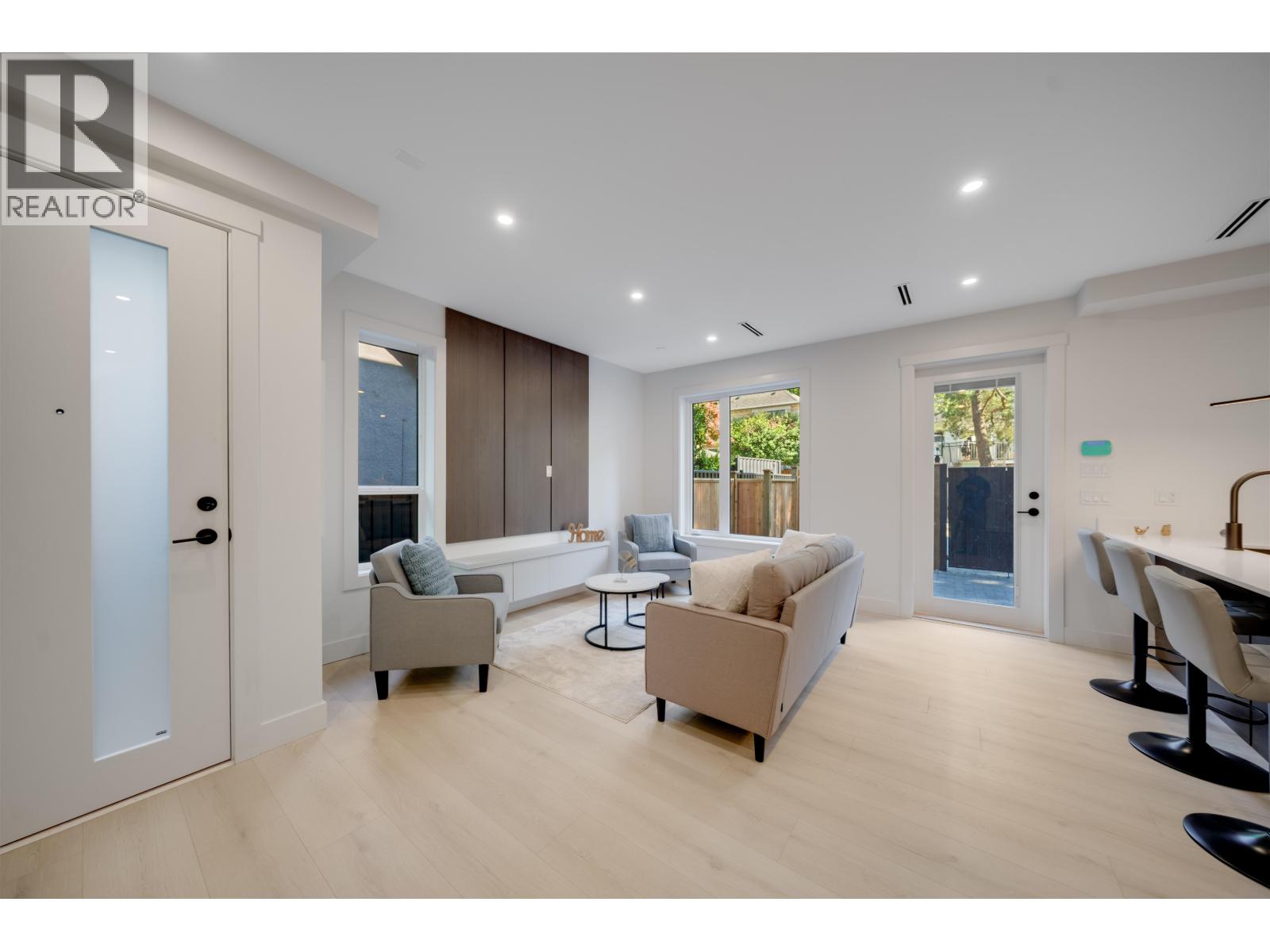 4 3836 W 8th Avenue, Vancouver, British Columbia V6R 1Z4 - Photo 2 - R3075058