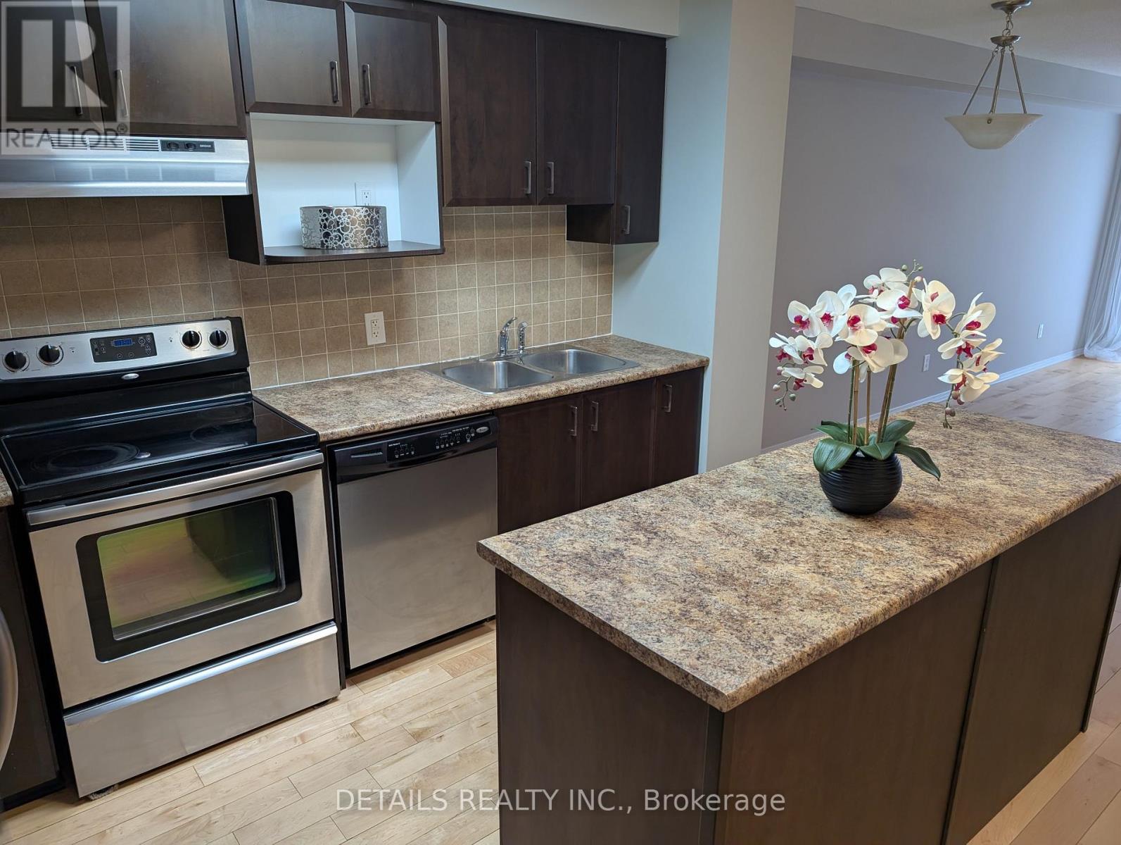 149 Windswept Private, Ottawa, Ontario K1V 0Z4 - Photo 4 - X12553384