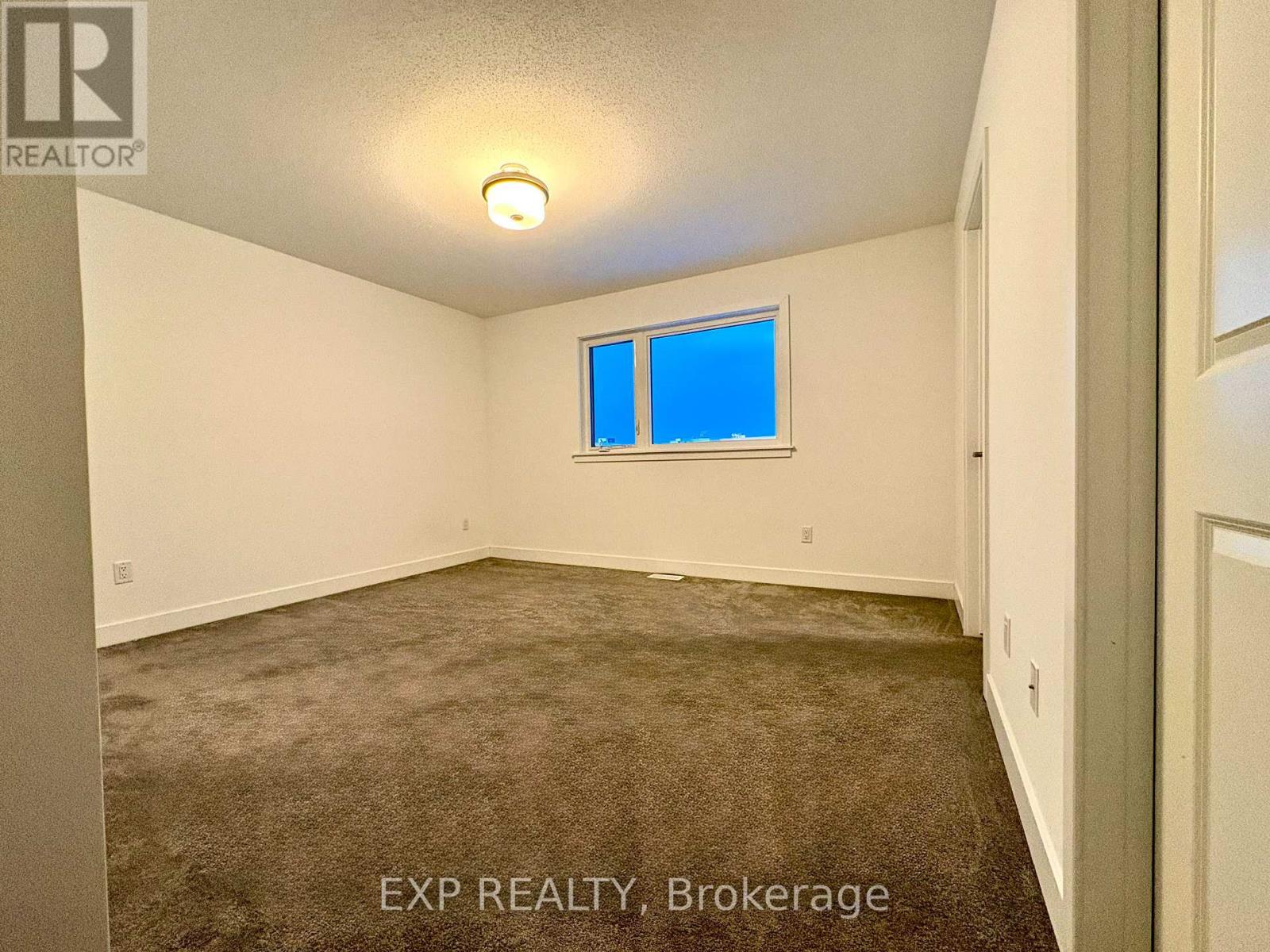 261 Finsbury Avenue, Ottawa, Ontario  K2S 2Y2 - Photo 15 - X12652596