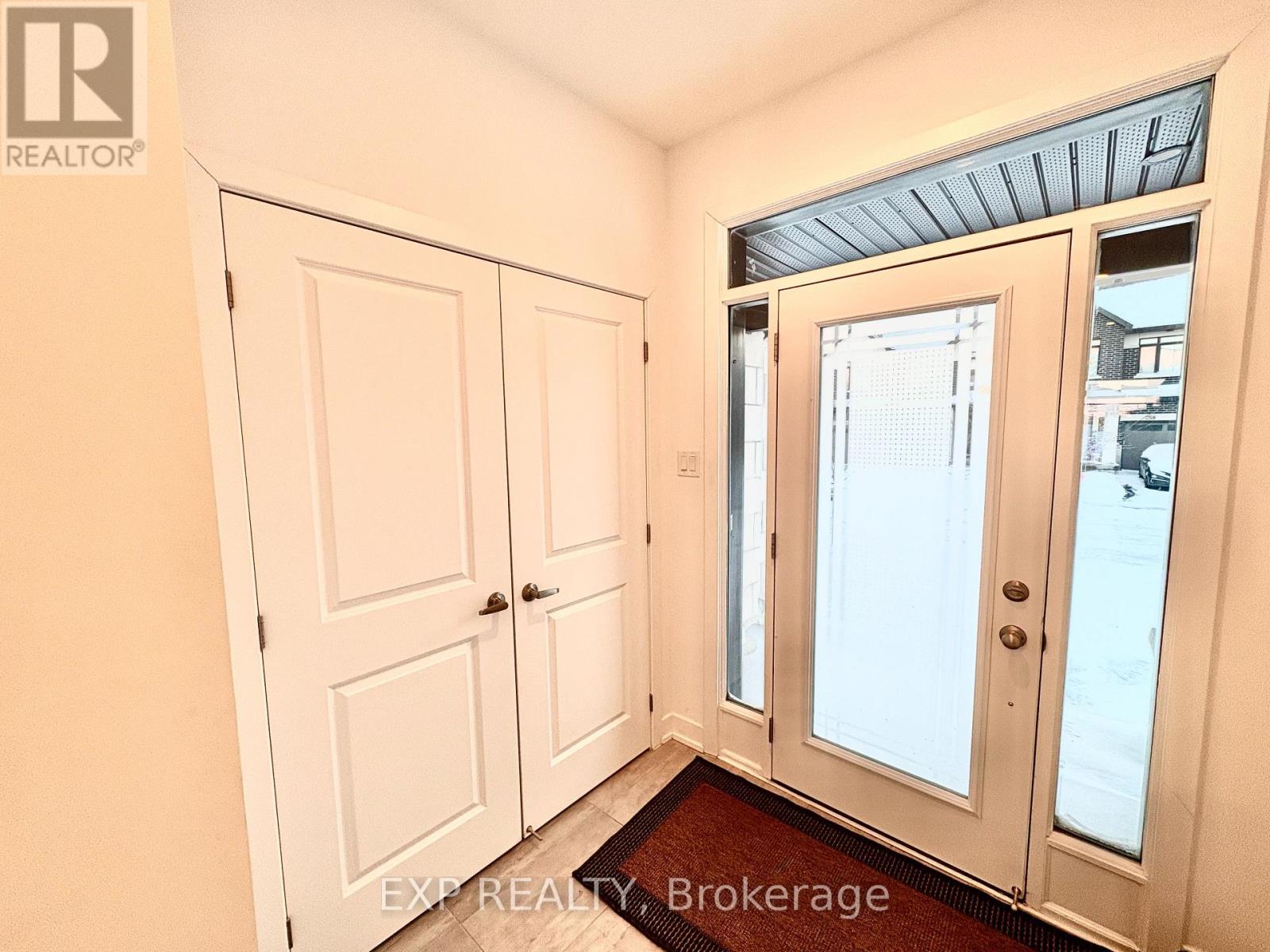 261 Finsbury Avenue, Ottawa, Ontario  K2S 2Y2 - Photo 2 - X12652596