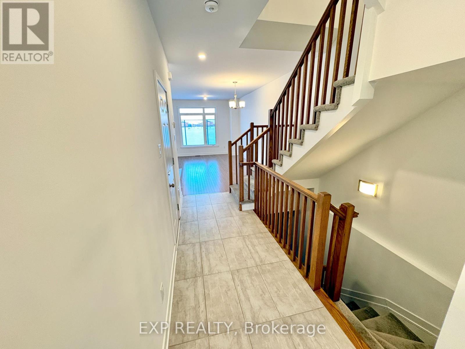 261 Finsbury Avenue, Ottawa, Ontario  K2S 2Y2 - Photo 6 - X12652596