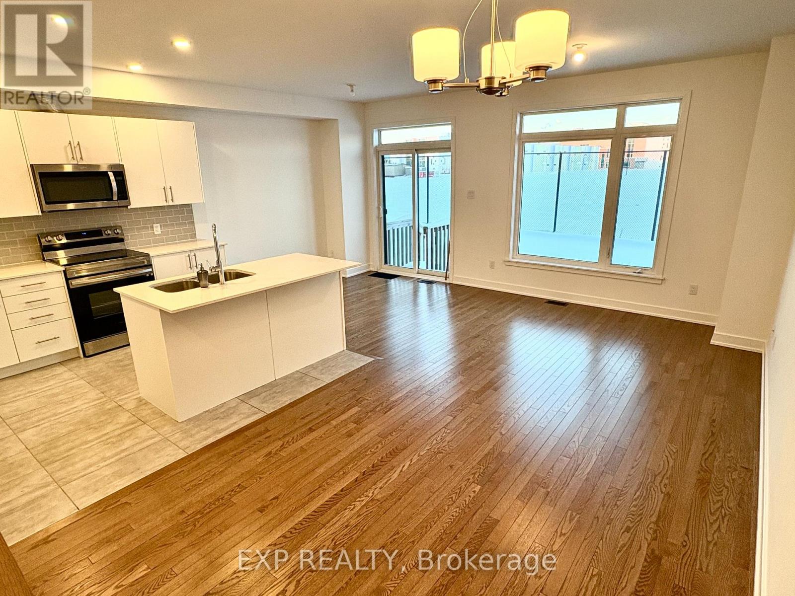 261 Finsbury Avenue, Ottawa, Ontario  K2S 2Y2 - Photo 7 - X12652596