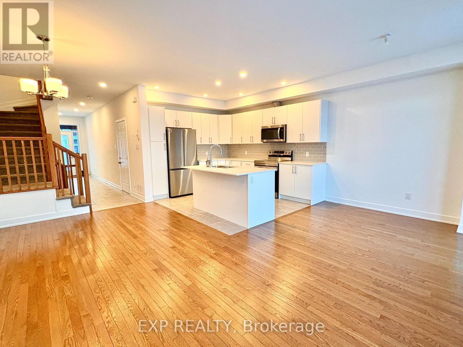 261 Finsbury Avenue, Ottawa, Ontario  K2S 2Y2 - Photo 8 - X12652596