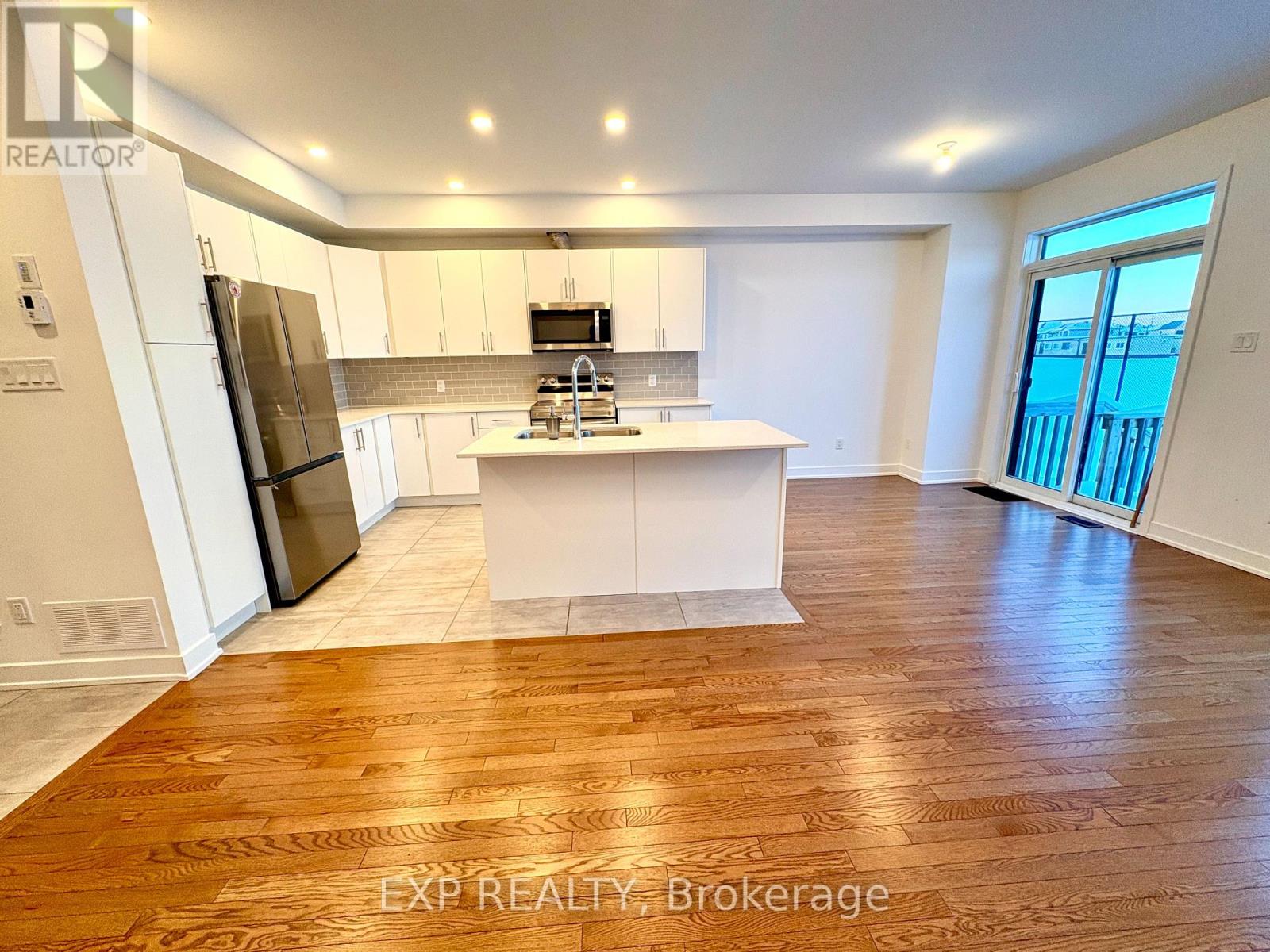 261 Finsbury Avenue, Ottawa, Ontario  K2S 2Y2 - Photo 9 - X12652596