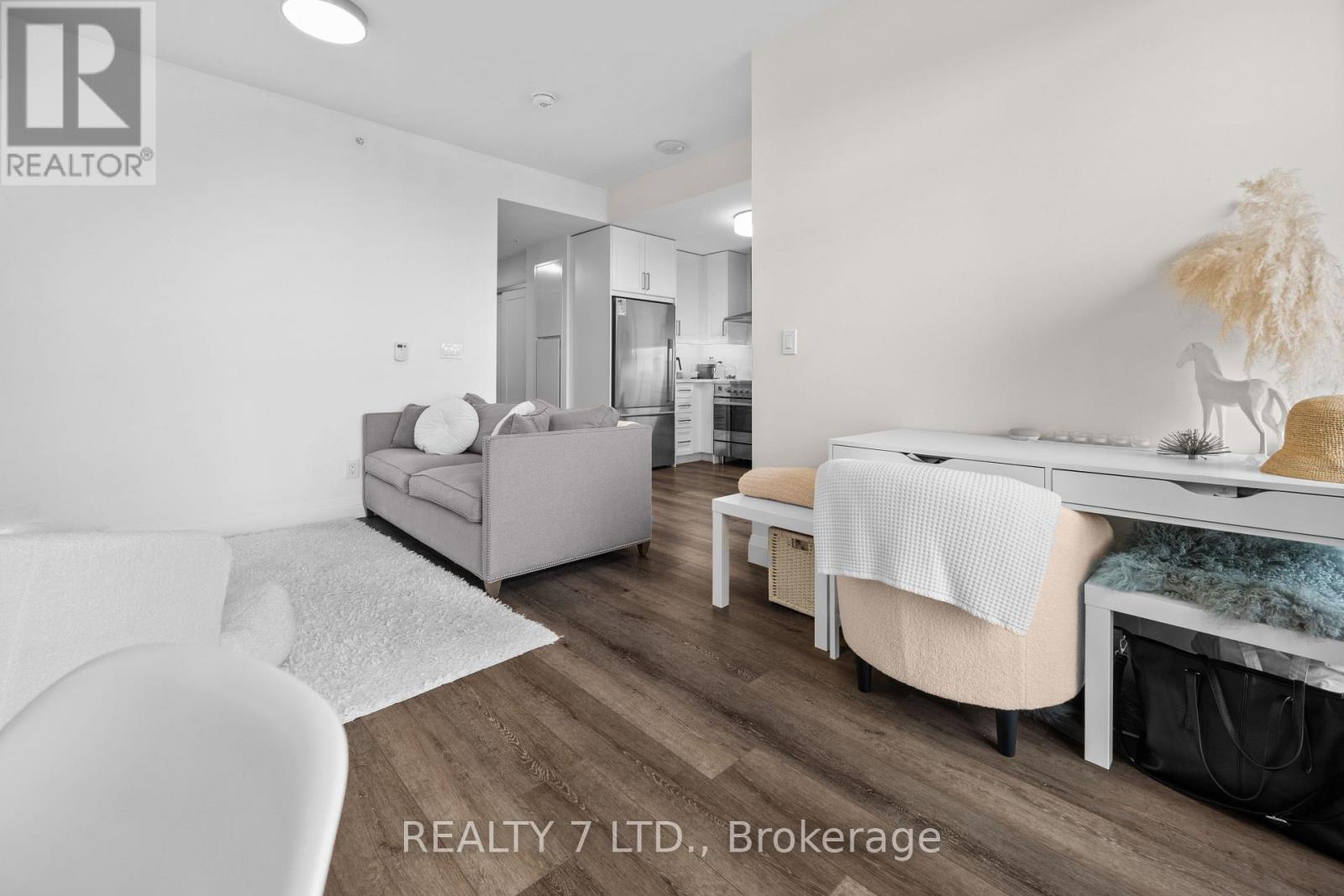 1701 - 500 Brock Avenue N, Burlington, Ontario  L7S 0A5 - Photo 11 - W12526876