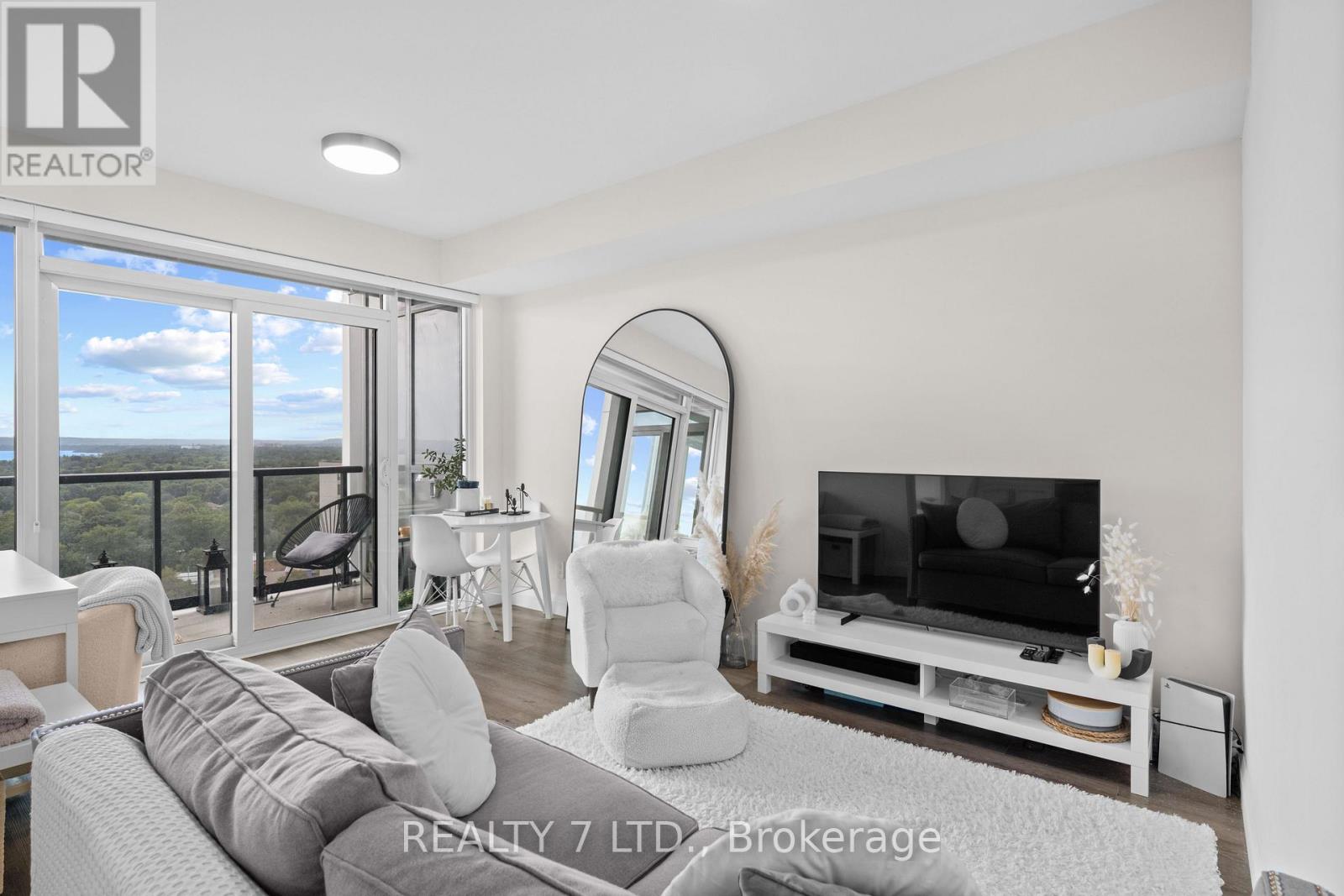 1701 - 500 Brock Avenue N, Burlington, Ontario  L7S 0A5 - Photo 7 - W12526876