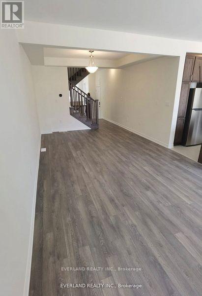 3305 Thunderbird Promenade, Pickering, Ontario  L1X 0N4 - Photo 2 - E12652598