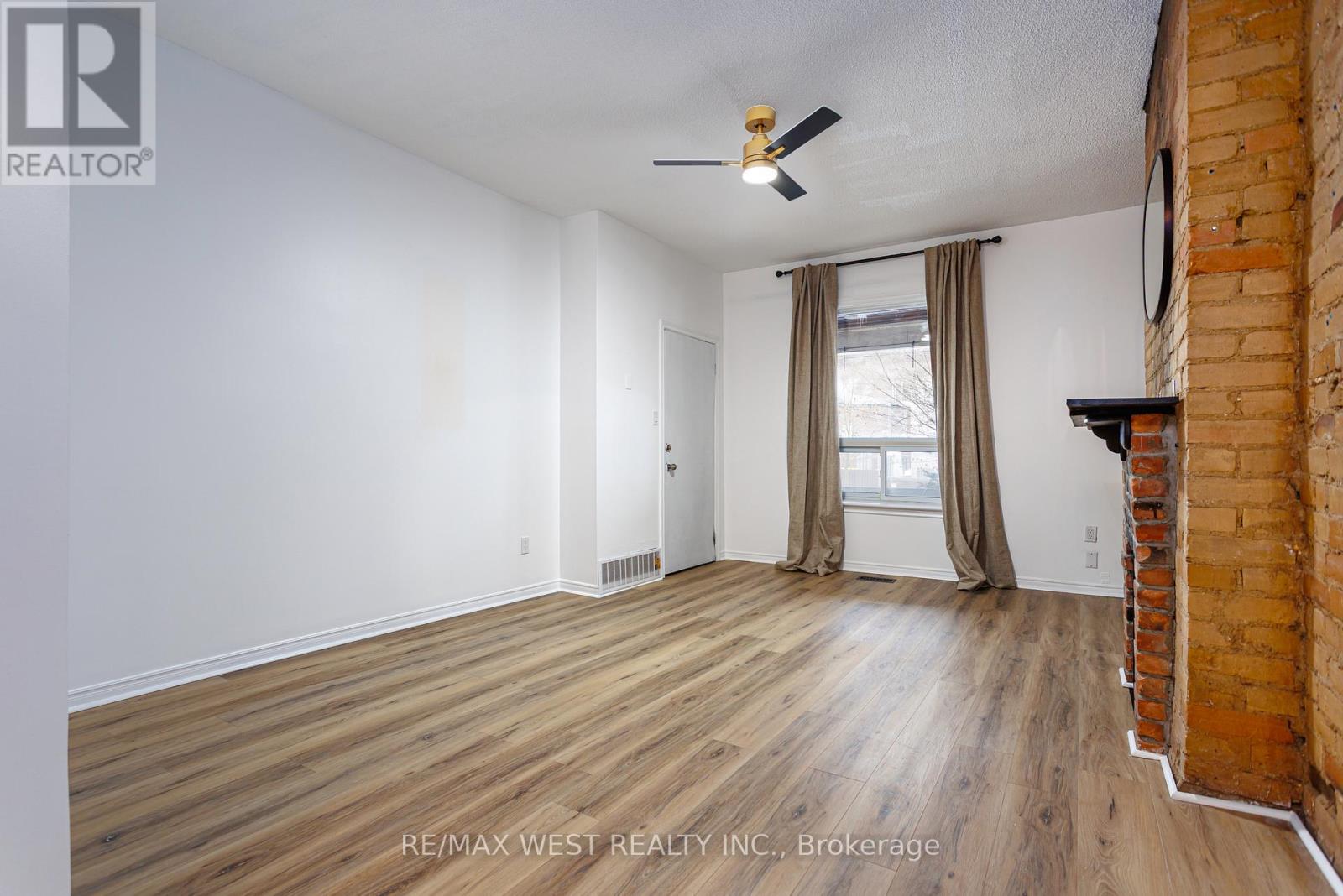 Main - 105 Sunnyside Ave Avenue, Toronto, Ontario  M6R 2P1 - Photo 10 - W12652606