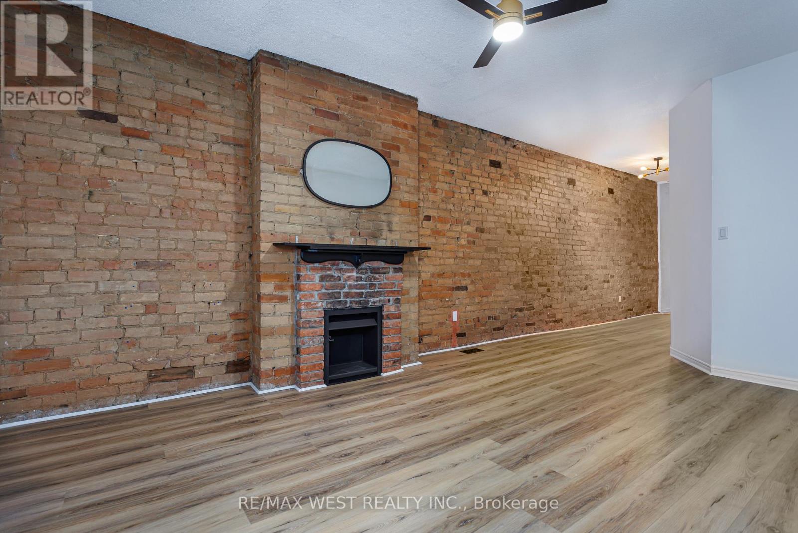 Main - 105 Sunnyside Ave Avenue, Toronto, Ontario  M6R 2P1 - Photo 2 - W12652606